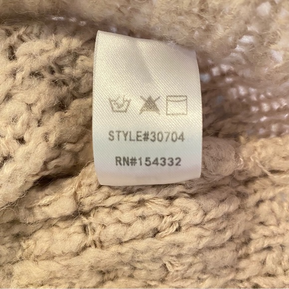 Kye Mi - loose knit v-neck sweater - Tan size medium - Picture 4 of 6